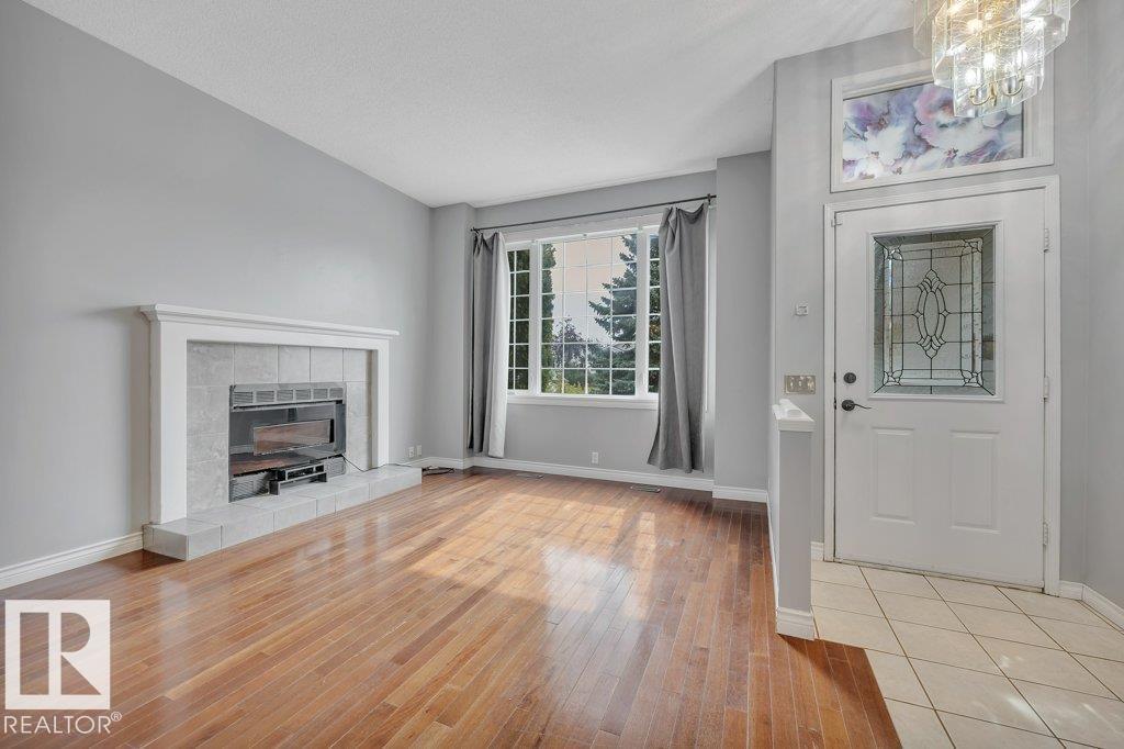 Photo 8 of 3524 40 Av Nw, Edmonton AB