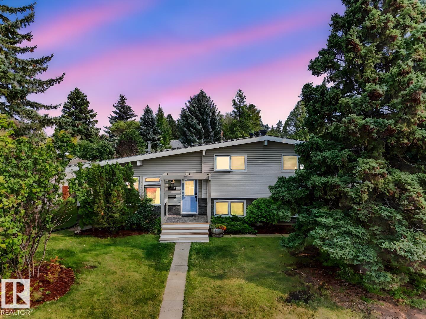 Photo 3 of 14316 56 Av Nw, Edmonton AB
