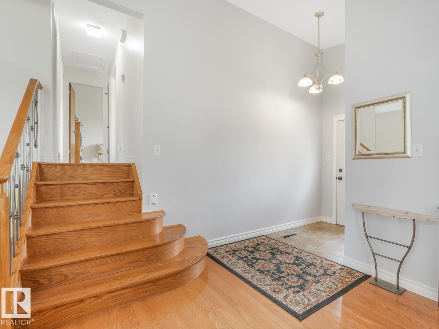 Photo 5 of 14316 56 Av Nw, Edmonton AB
