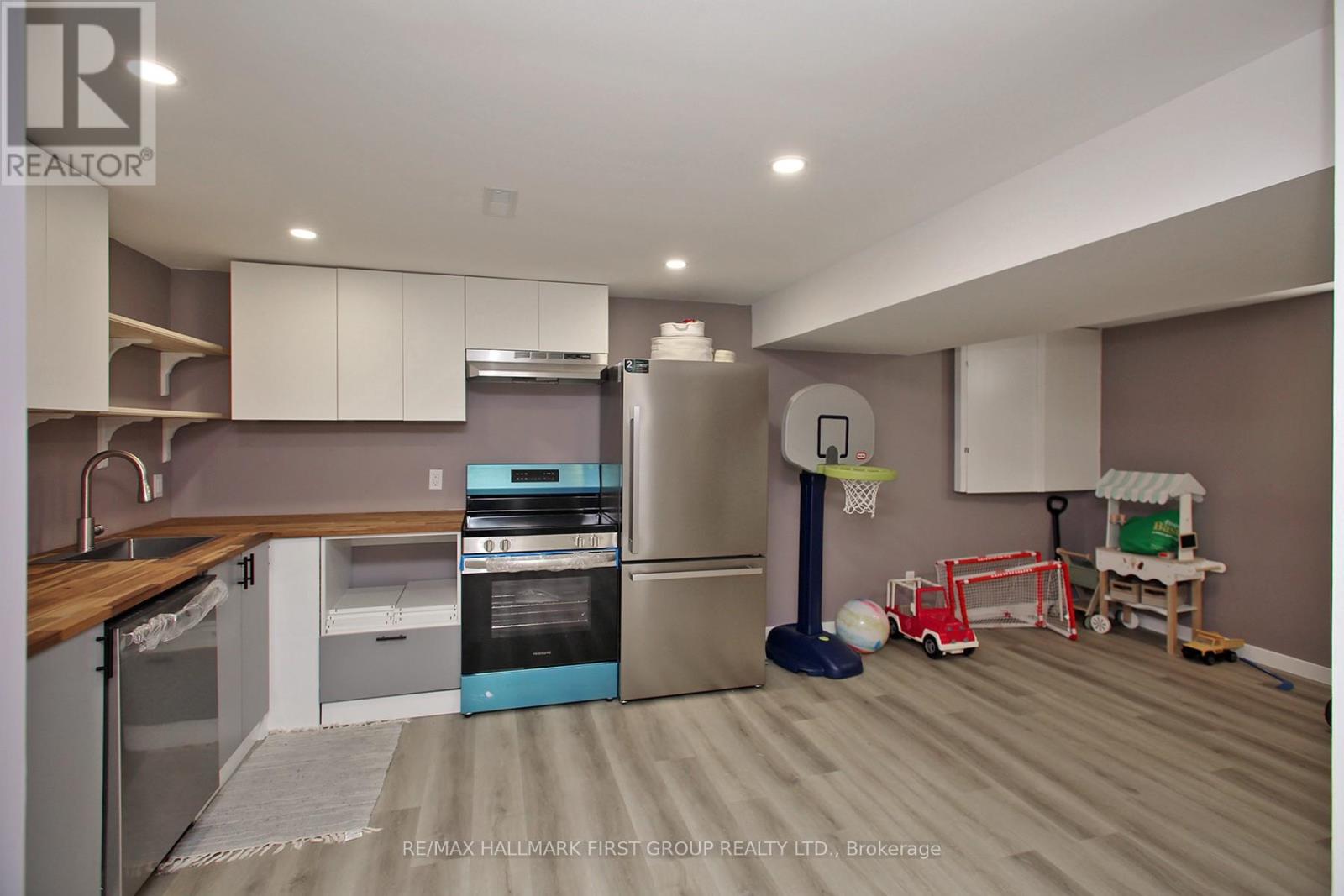 Photo 4 of Lower 213 Glen Hill Drive, Whitby ON