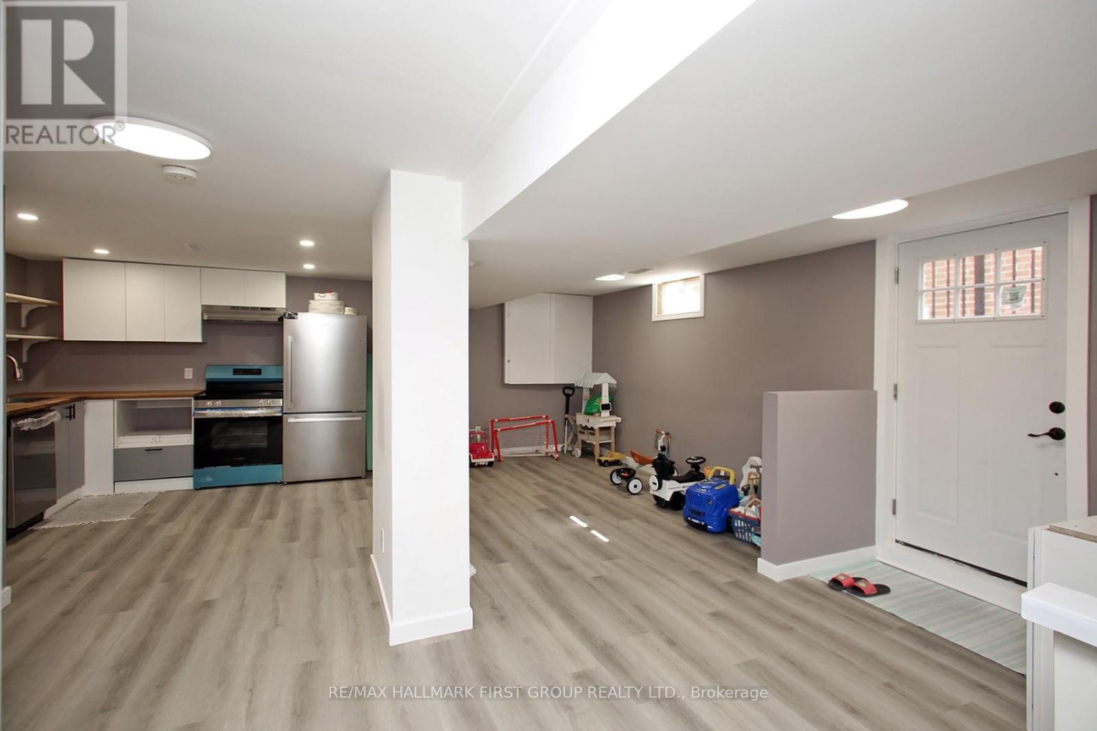 Photo 3 of Lower 213 Glen Hill Drive, Whitby ON
