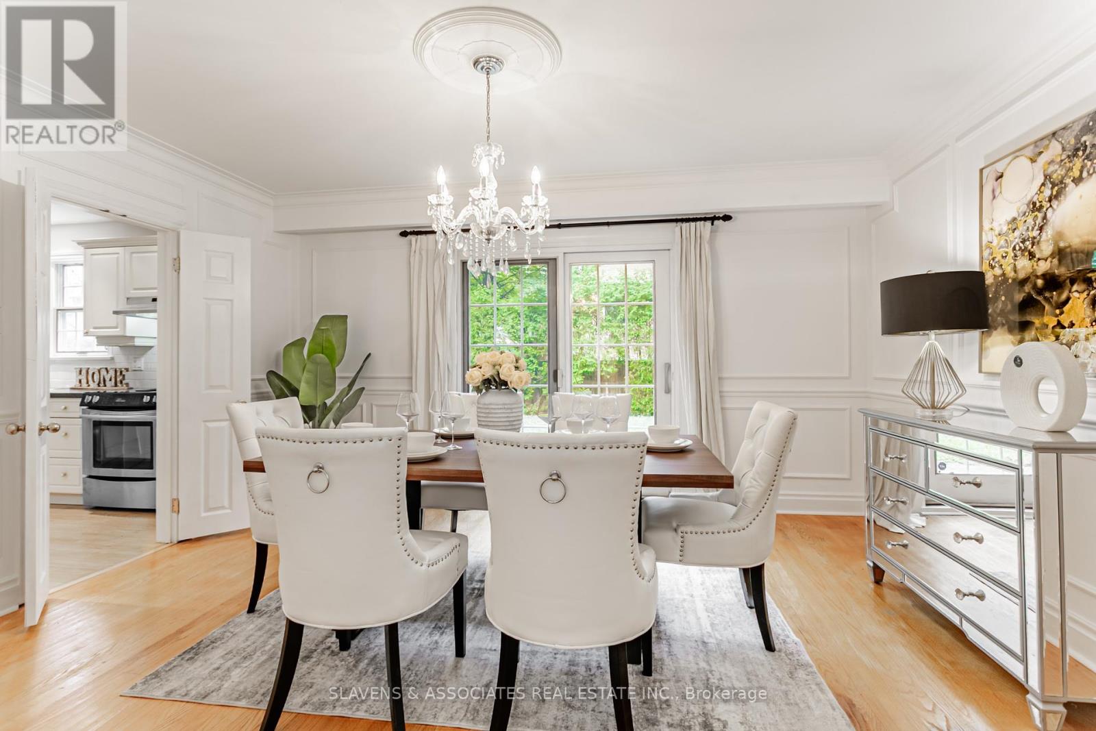 Photo 10 of 123 Lord Seaton Road, Toronto ON