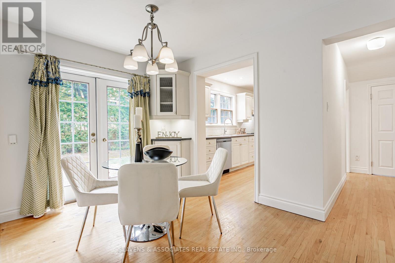 Photo 17 of 123 Lord Seaton Road, Toronto ON