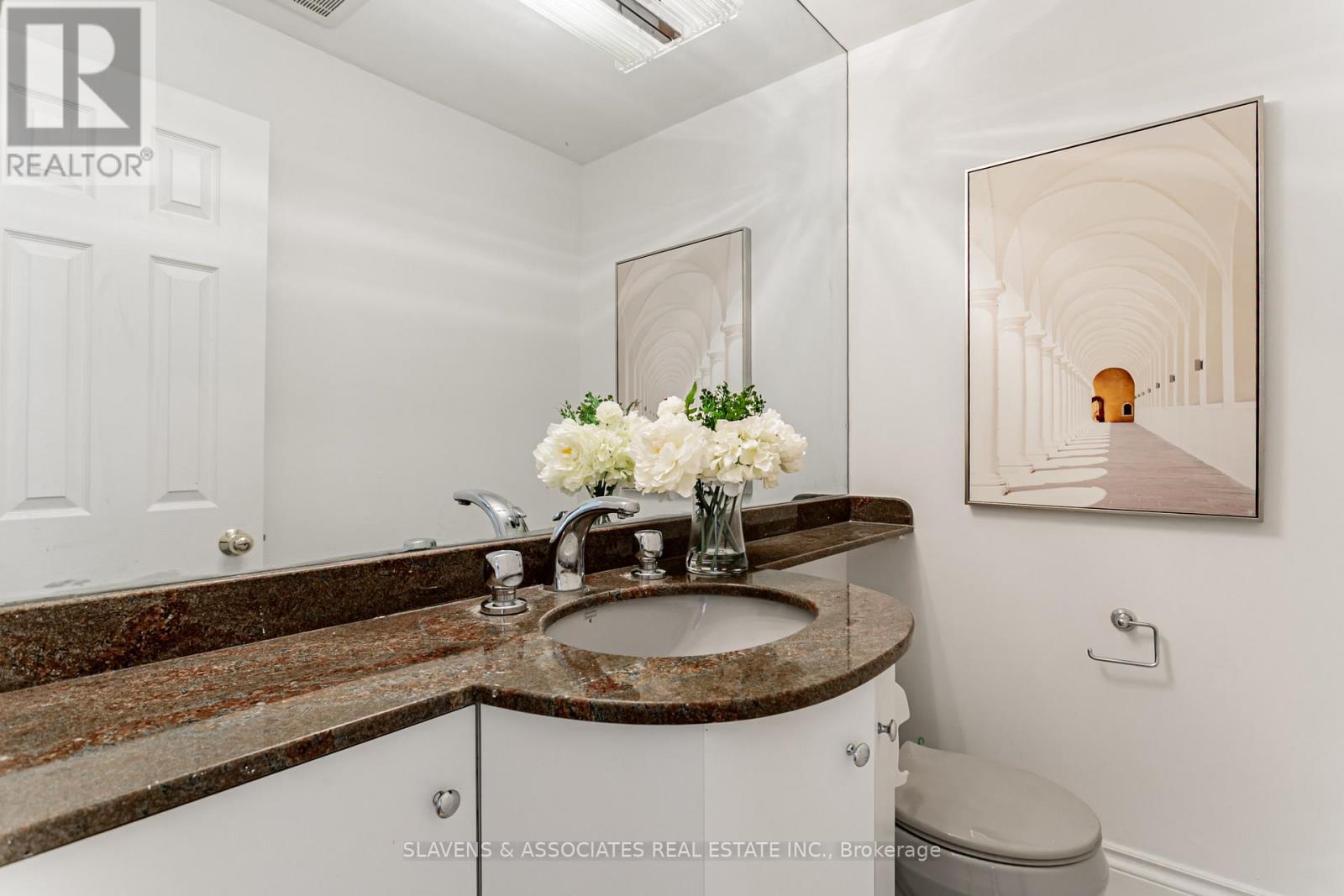 Photo 19 of 123 Lord Seaton Road, Toronto ON