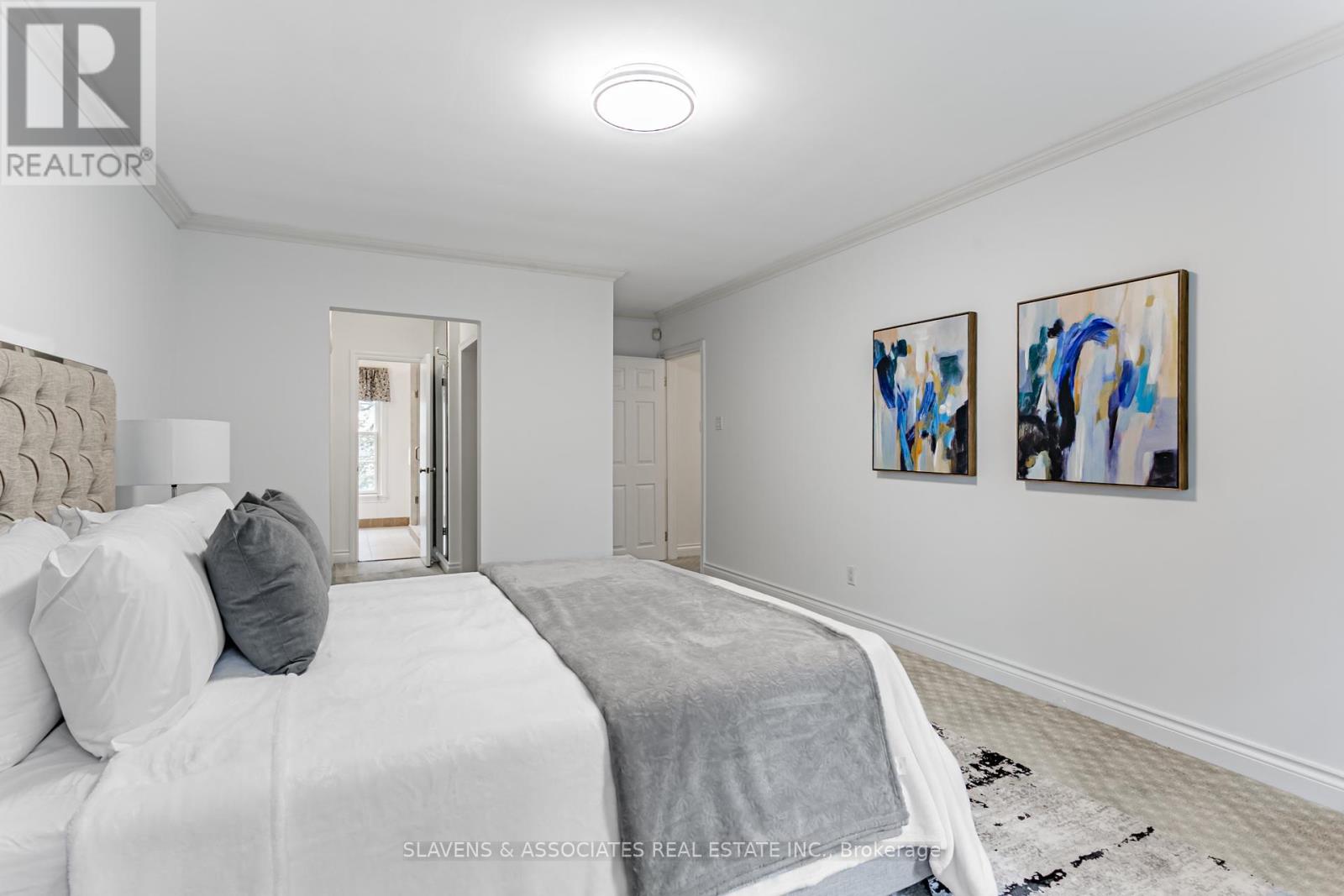 Photo 22 of 123 Lord Seaton Road, Toronto ON