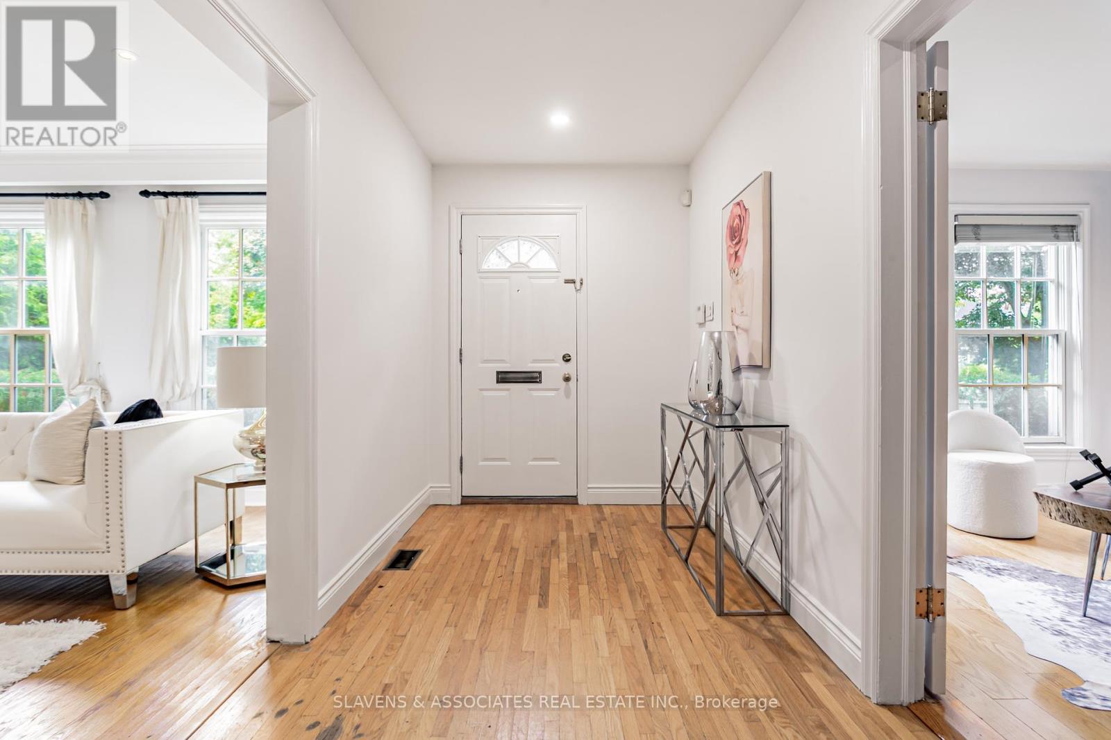Photo 3 of 123 Lord Seaton Road, Toronto ON