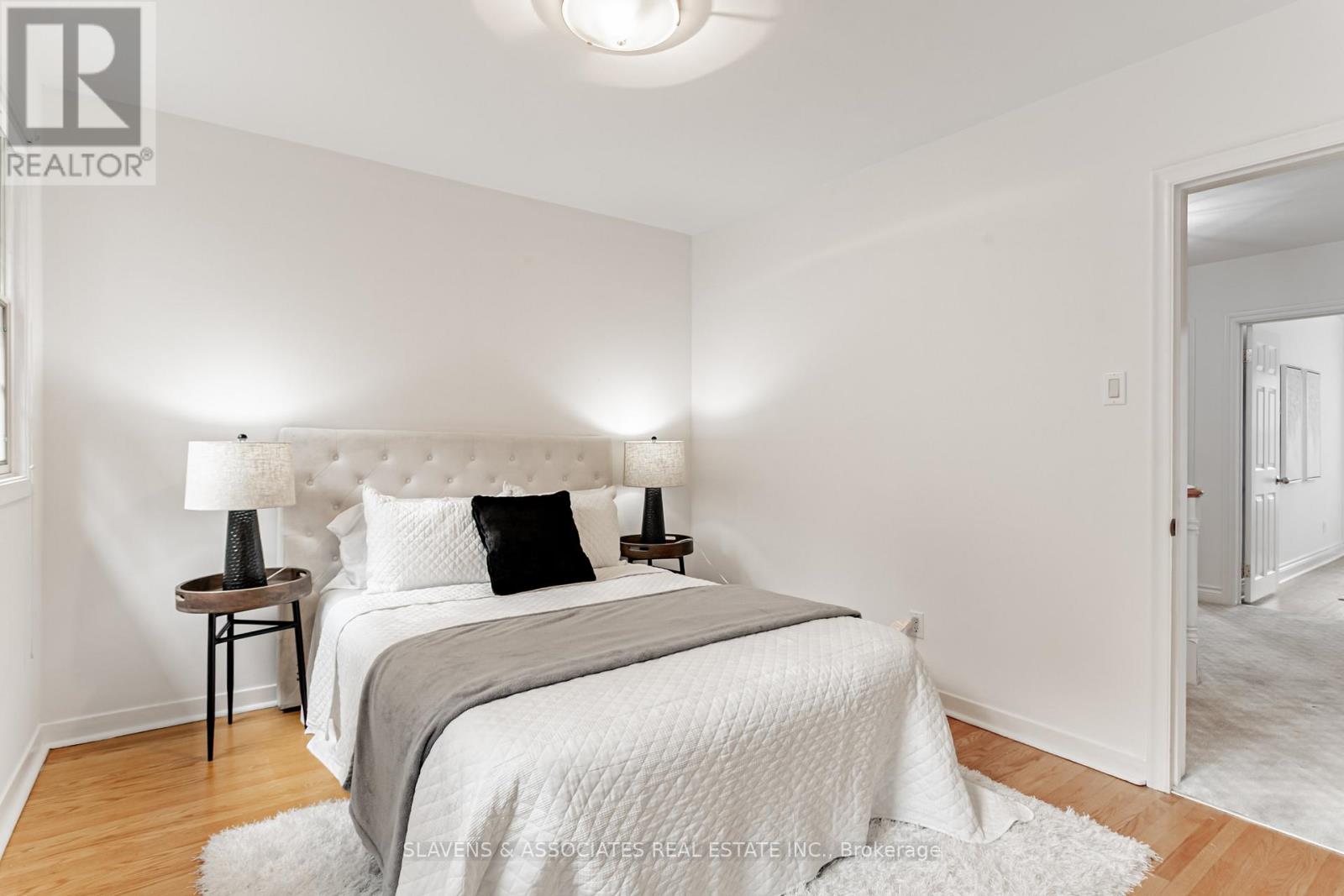 Photo 30 of 123 Lord Seaton Road, Toronto ON