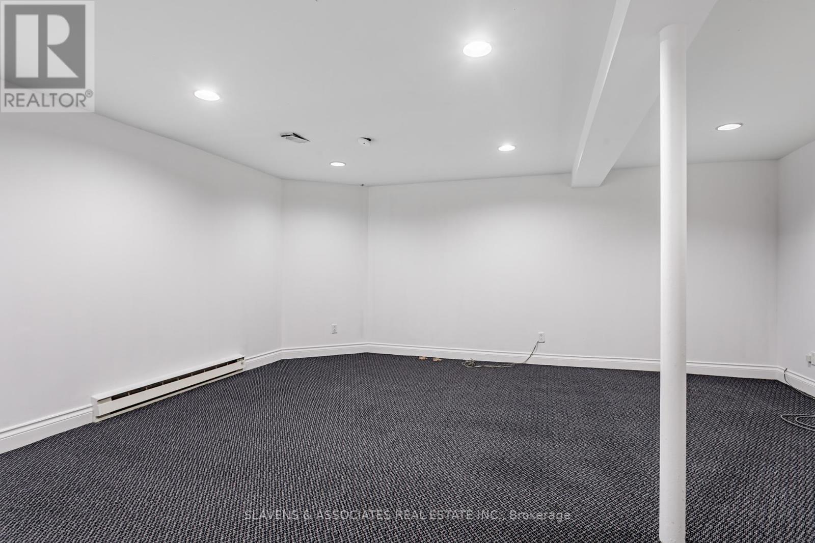 Photo 33 of 123 Lord Seaton Road, Toronto ON