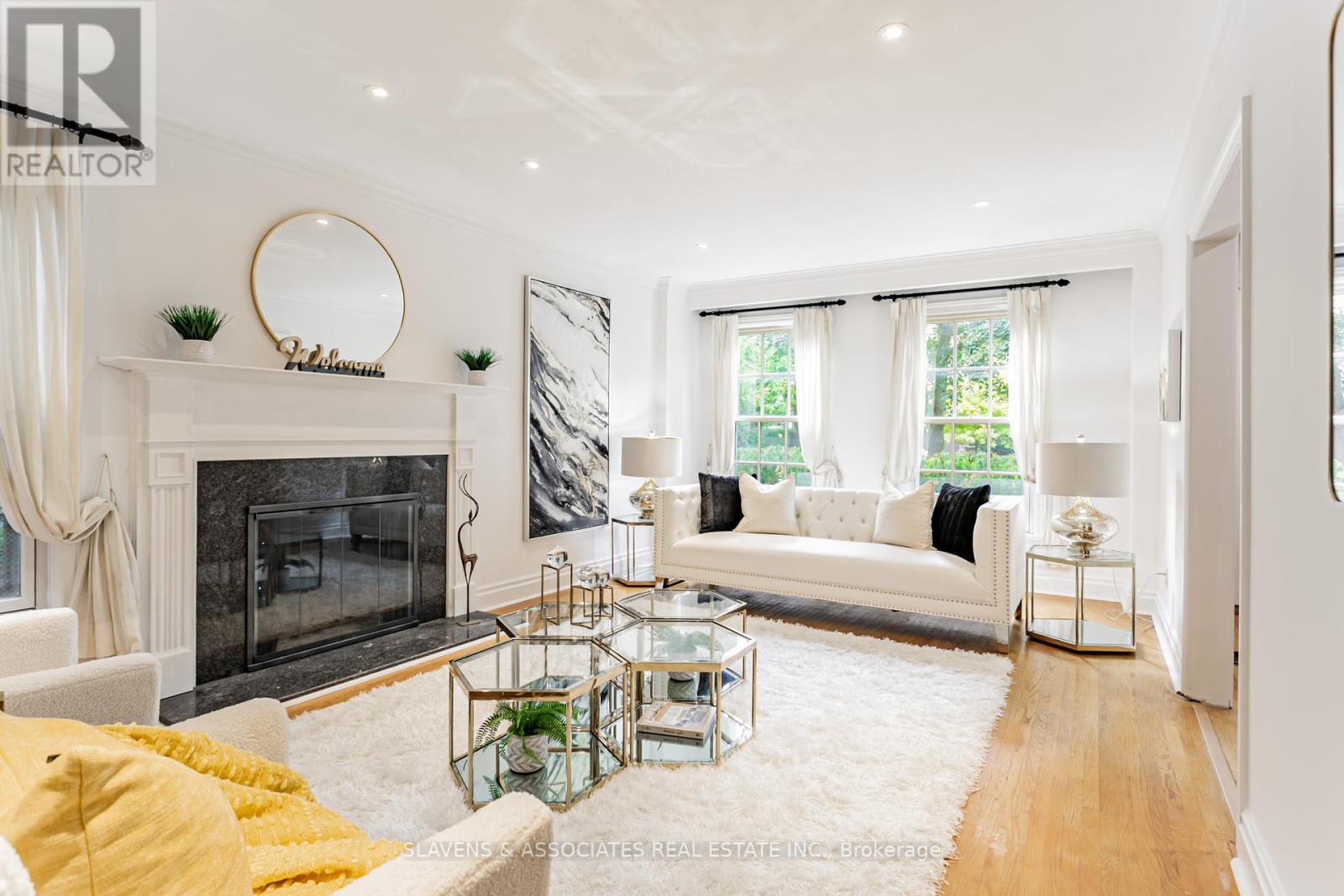 Photo 5 of 123 Lord Seaton Road, Toronto ON