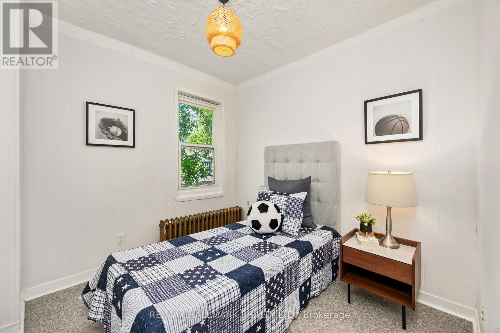 Photo 16 of 690 Adelaide Street W, Toronto ON