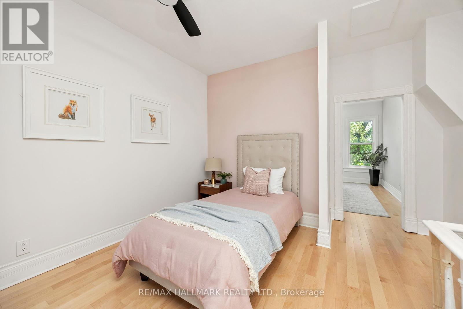 Photo 18 of 690 Adelaide Street W, Toronto ON