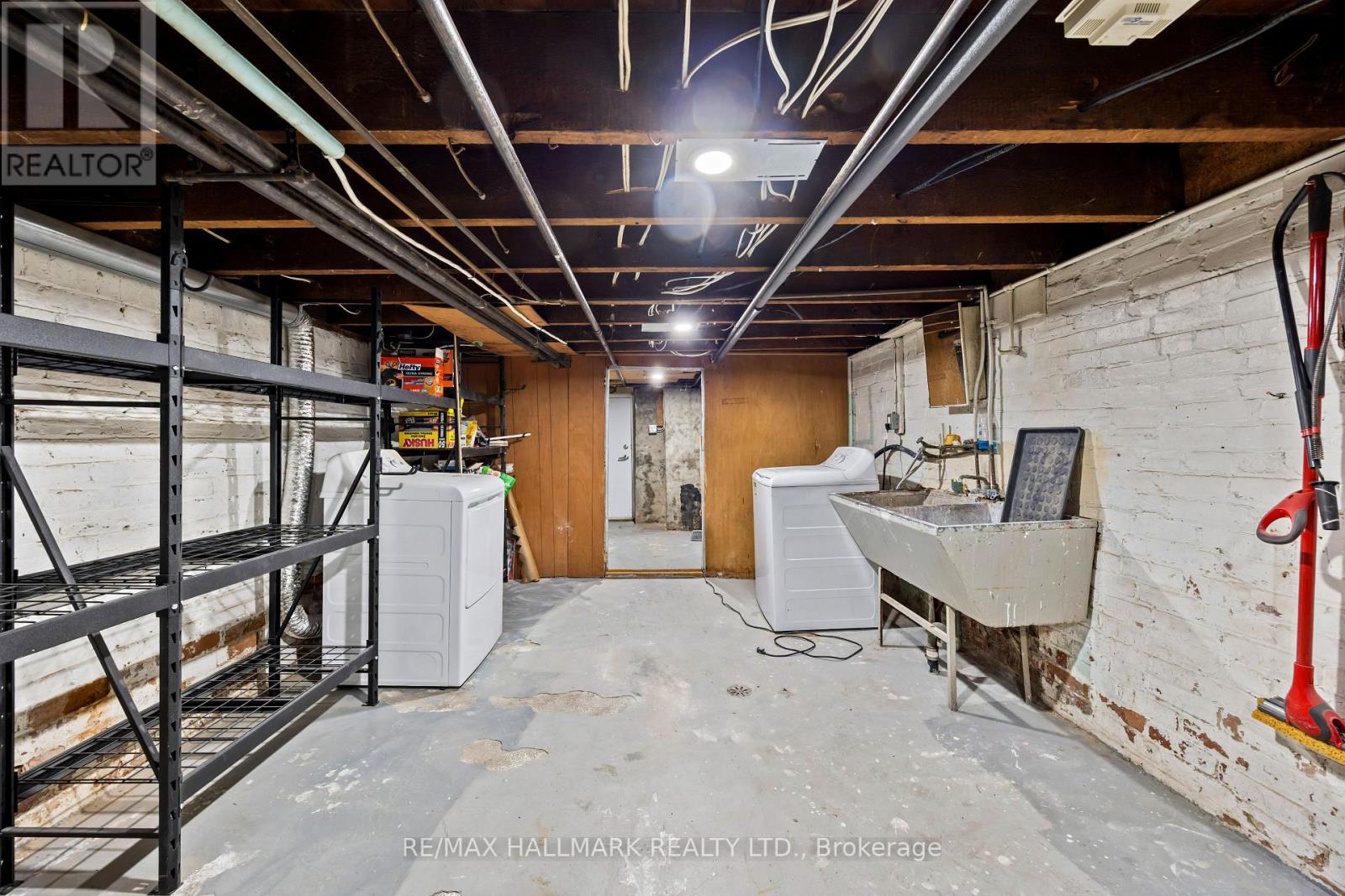 Photo 21 of 690 Adelaide Street W, Toronto ON