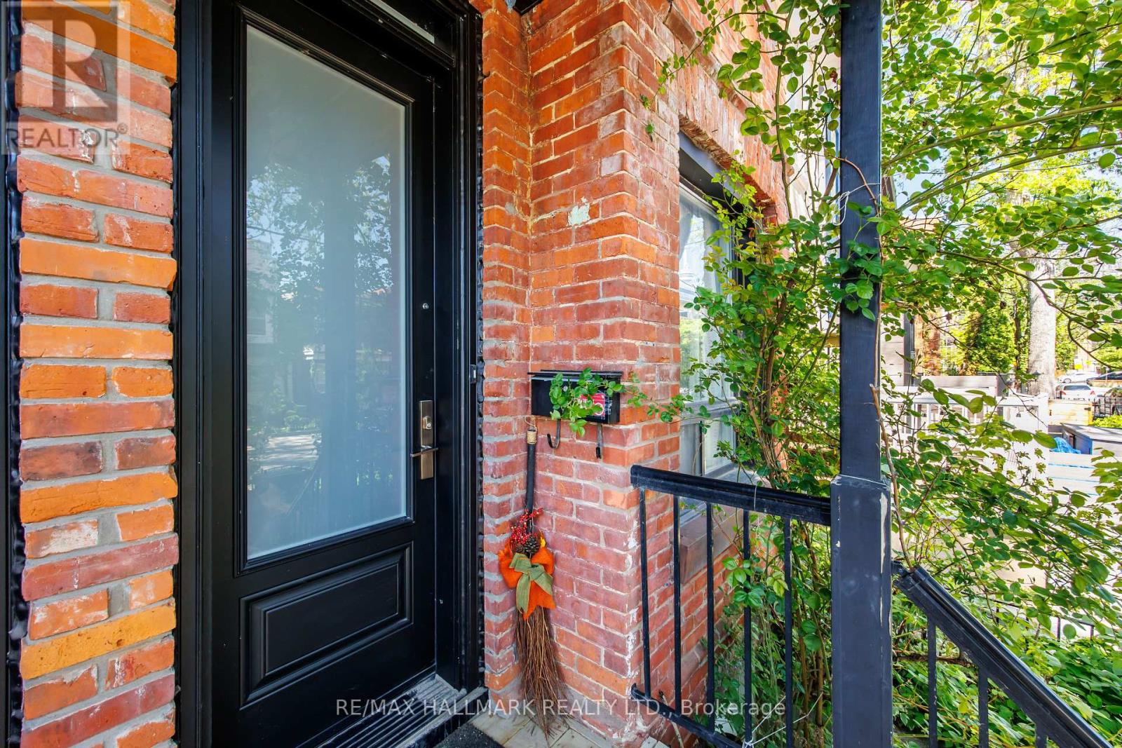 Photo 28 of 690 Adelaide Street W, Toronto ON