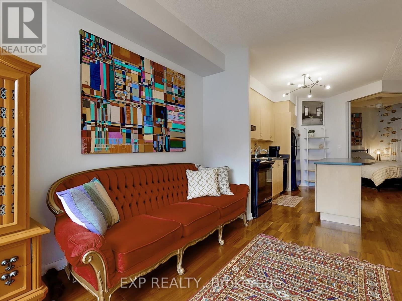 Photo 8 of 108 18 Beverley Street, Toronto ON