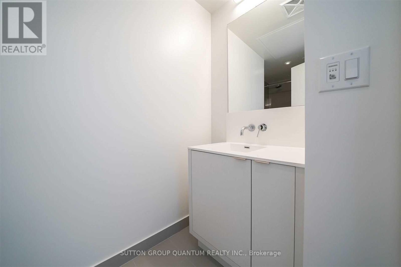 Photo 8 of 4907 100 Harbour Street, Toronto ON