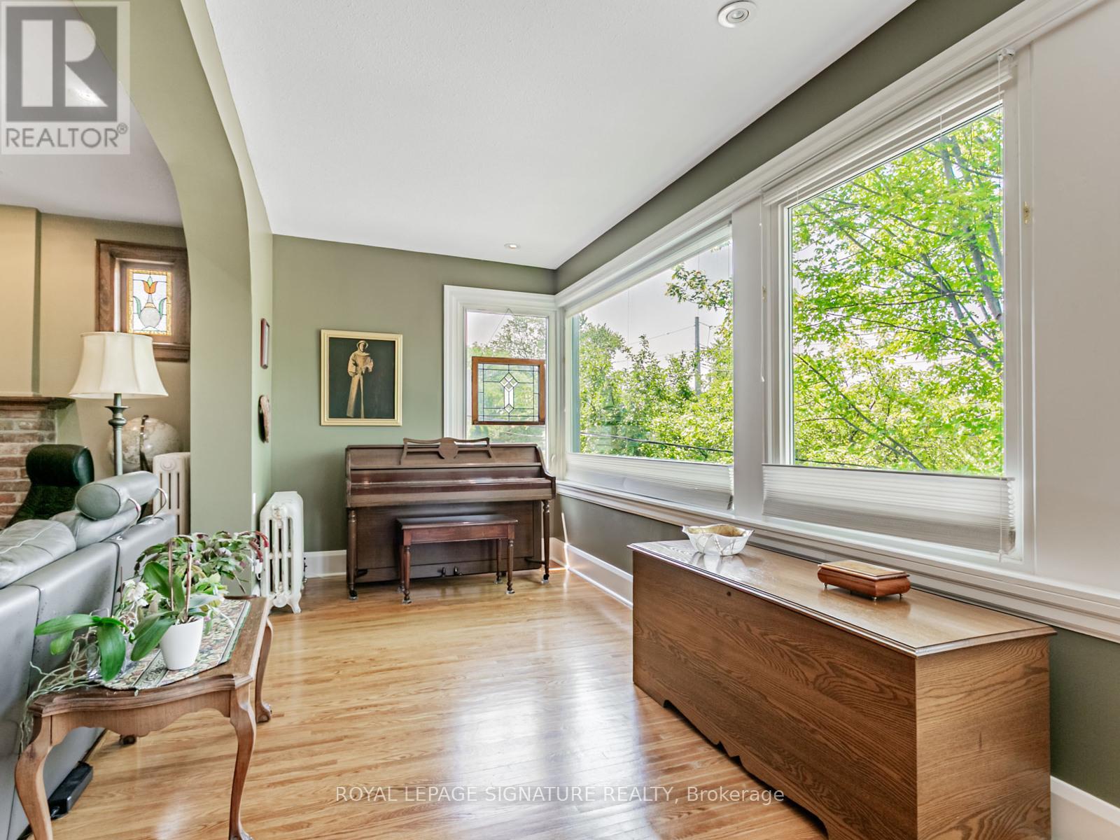 Photo 6 of 209 Arlington Avenue, Toronto ON
