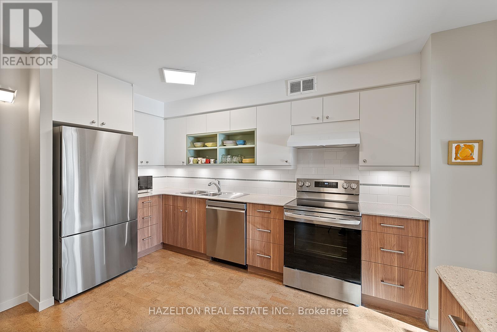 Photo 11 of 2 C 66 Collier Street, Toronto ON