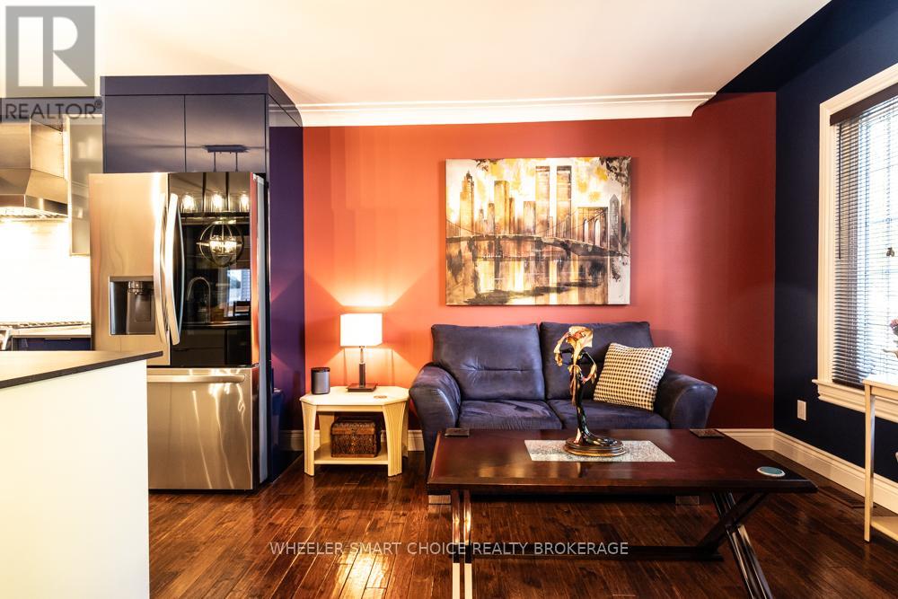 Photo 12 of 402 Ellen Avenue, Cornwall ON