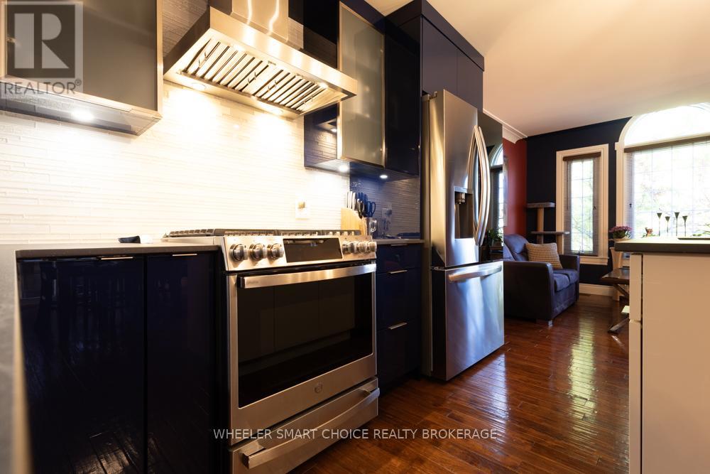 Photo 16 of 402 Ellen Avenue, Cornwall ON
