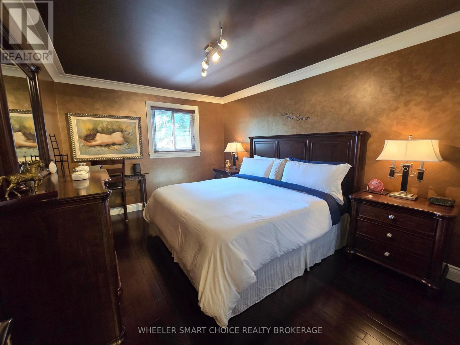 Photo 18 of 402 Ellen Avenue, Cornwall ON