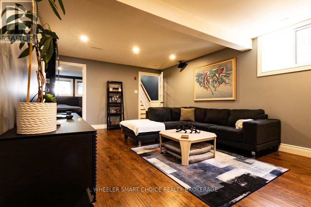 Photo 24 of 402 Ellen Avenue, Cornwall ON