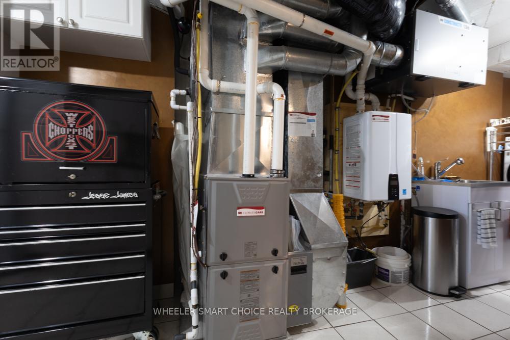 Photo 32 of 402 Ellen Avenue, Cornwall ON