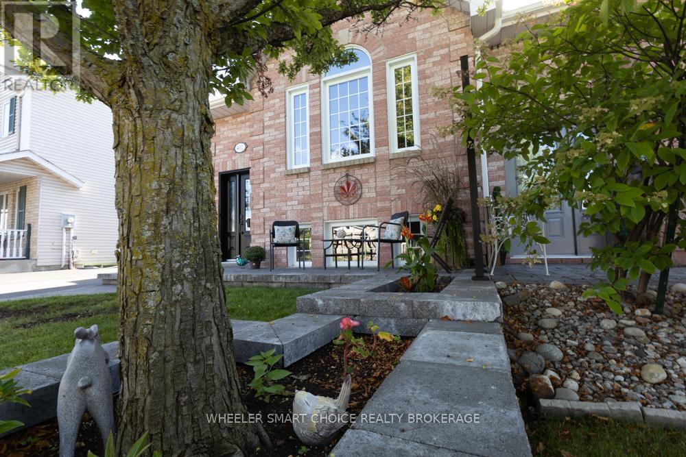 Photo 5 of 402 Ellen Avenue, Cornwall ON