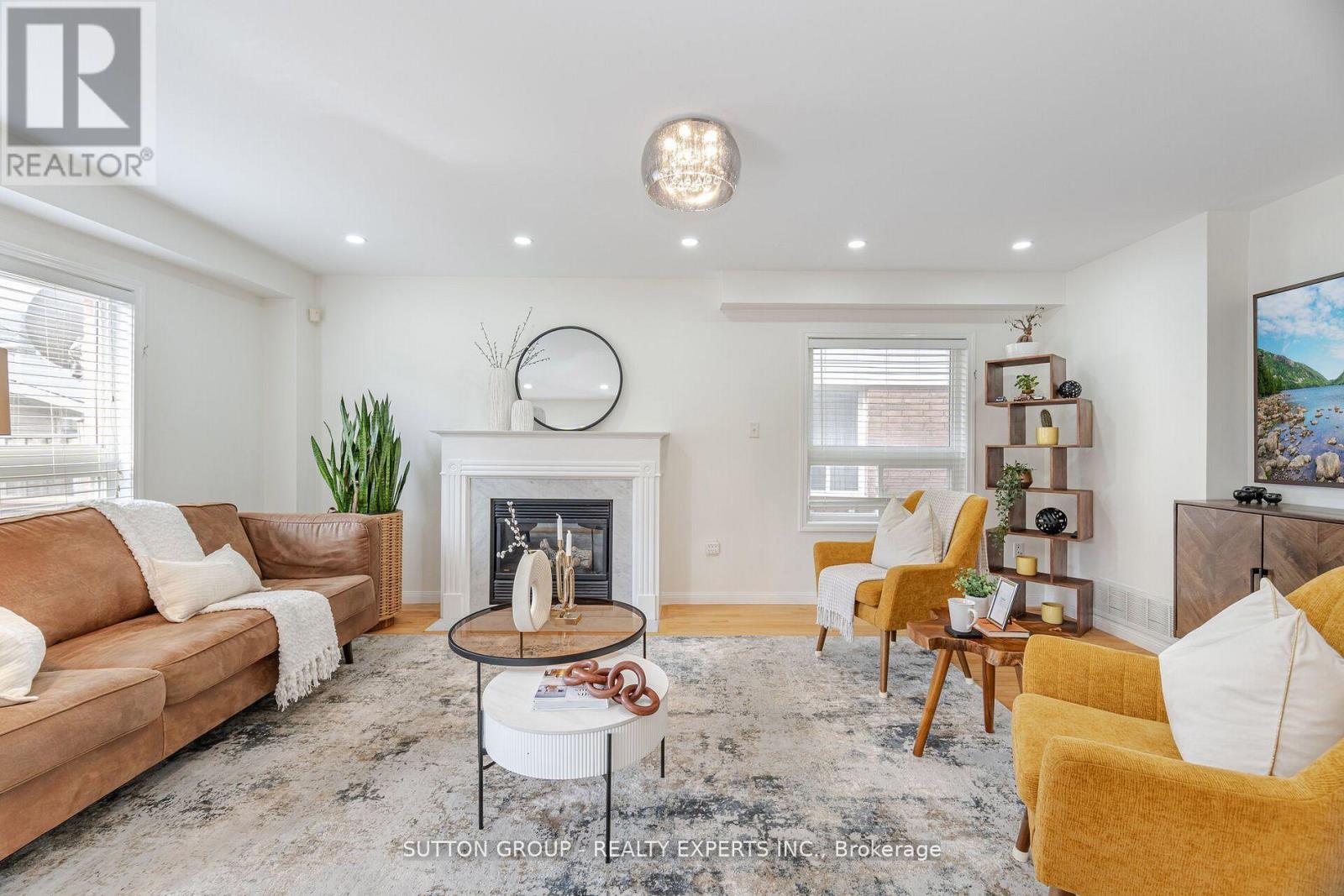 Photo 10 of 41 Solmar Avenue, Whitby ON
