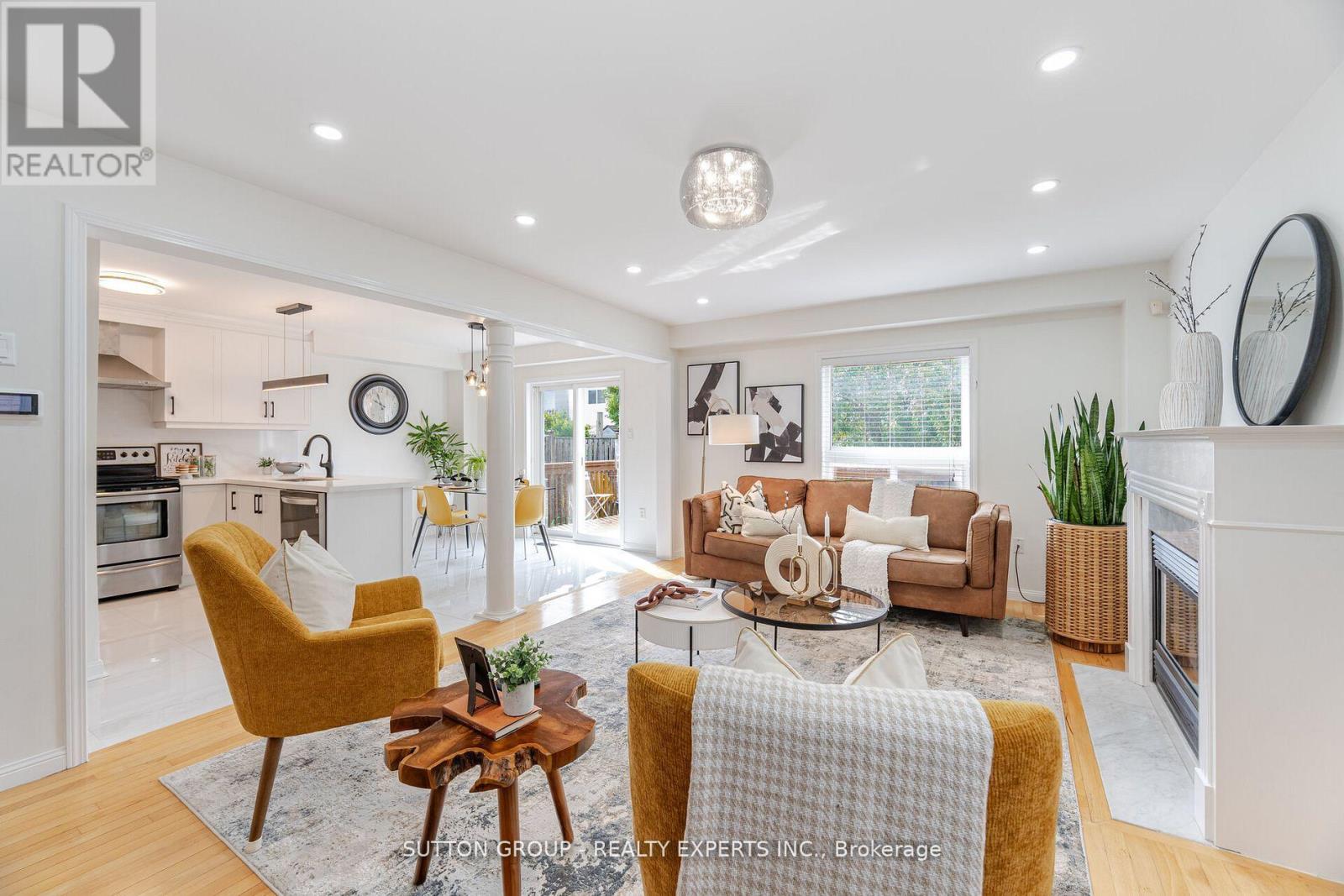 Photo 12 of 41 Solmar Avenue, Whitby ON