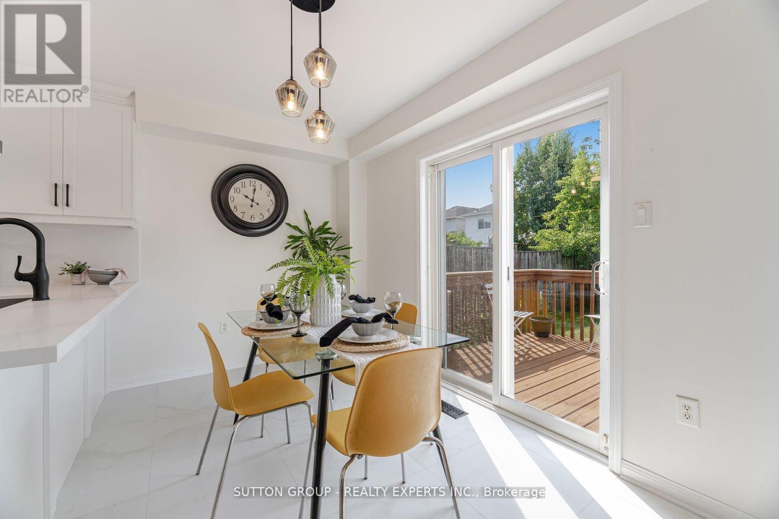 Photo 21 of 41 Solmar Avenue, Whitby ON