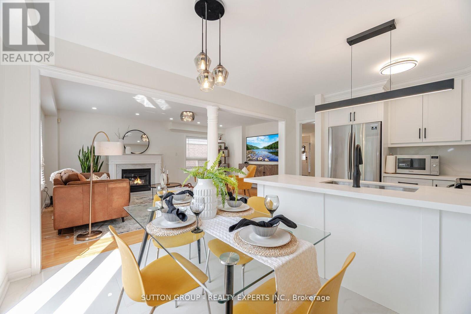 Photo 22 of 41 Solmar Avenue, Whitby ON