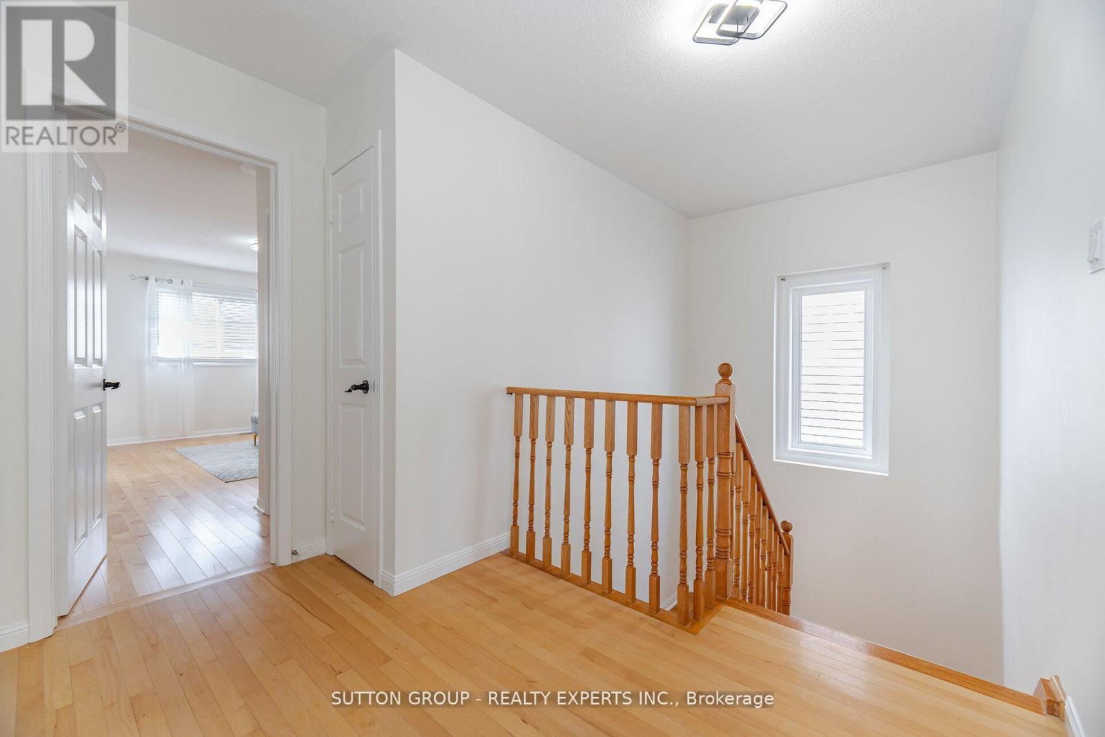 Photo 26 of 41 Solmar Avenue, Whitby ON