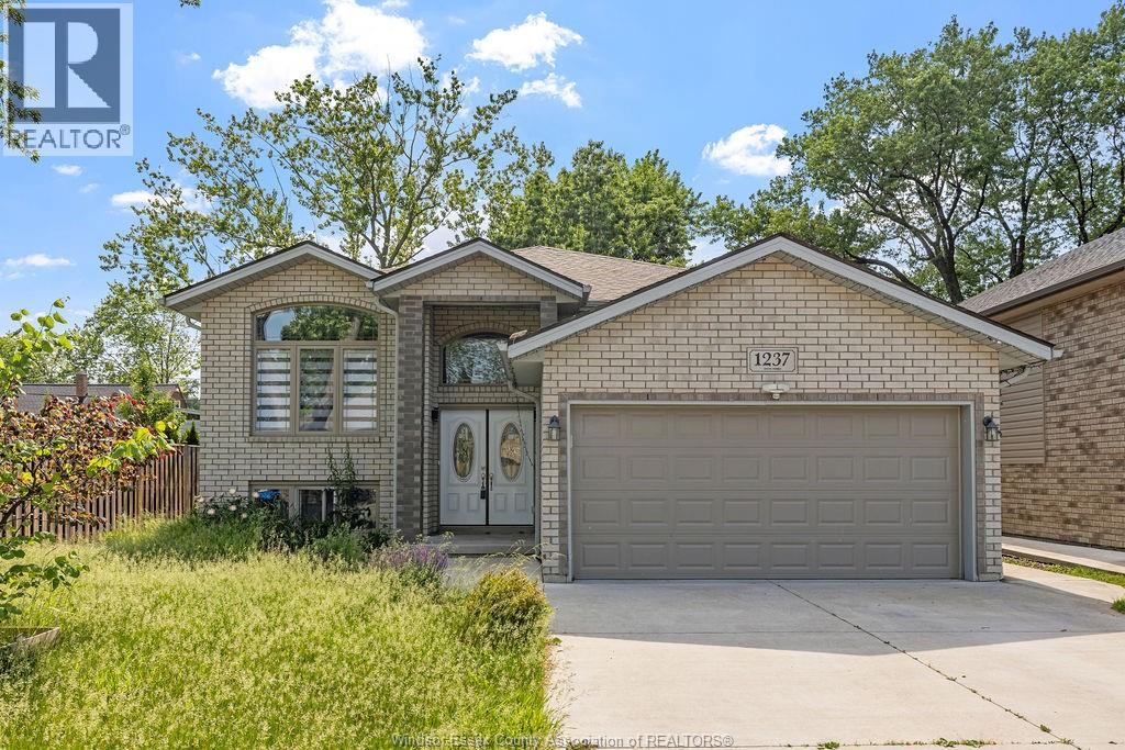 Photo 1 of 1237 Eastlawn, Windsor ON