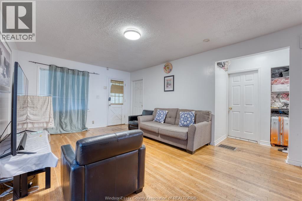 Photo 2 of 777 Randolph Avenue, Windsor ON