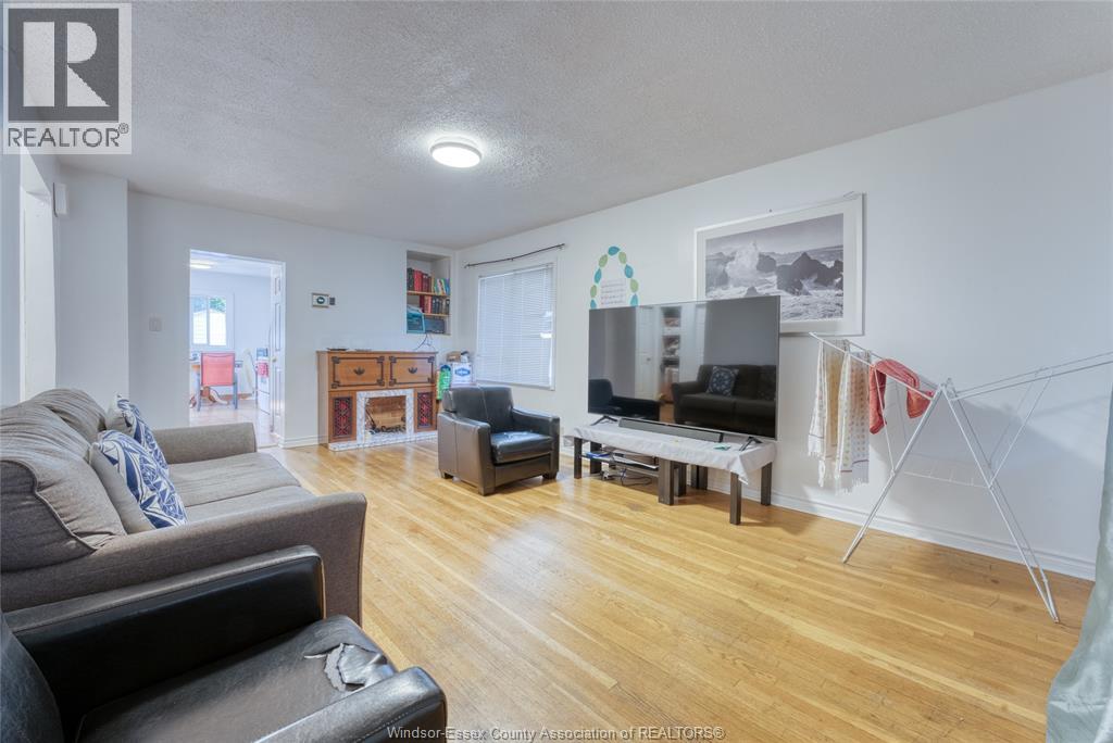 Photo 3 of 777 Randolph Avenue, Windsor ON