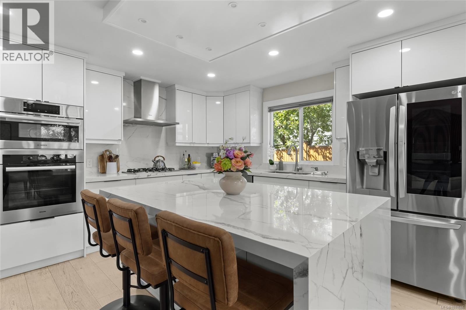 Photo 10 of 4238 Hayden Crt, Saanich BC