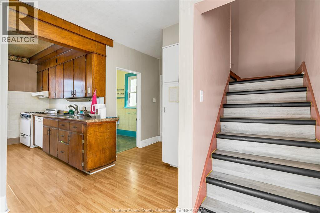 Photo 12 of 248 Josephine, Windsor ON