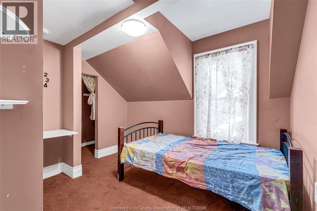 Photo 13 of 248 Josephine, Windsor ON