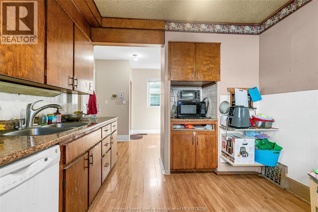 Photo 9 of 248 Josephine, Windsor ON