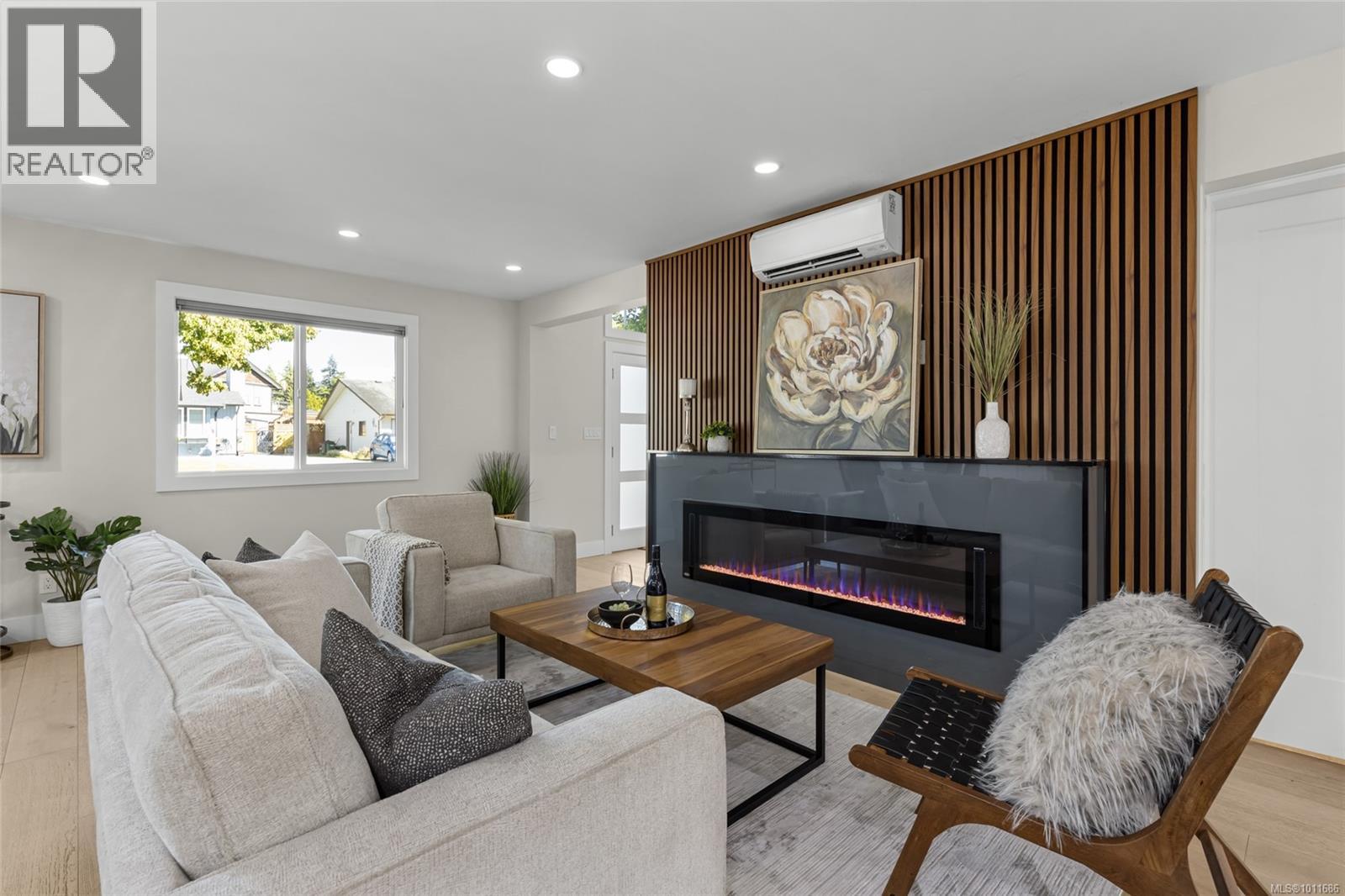 Photo 5 of 4238 Hayden Crt, Saanich BC