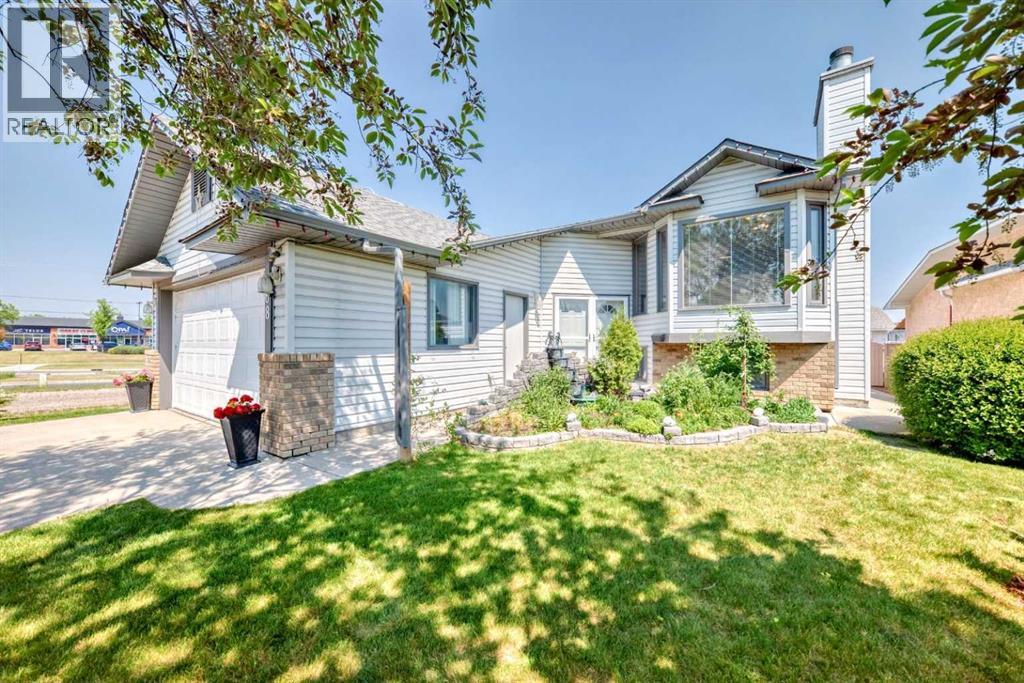 Photo 1 of 68 Harvest Oak Way Ne, Calgary AB