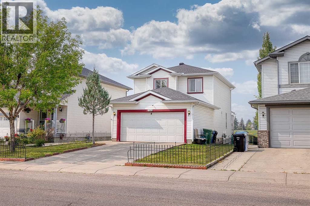 Photo 1 of 7242 Laguna Way Ne, Calgary AB