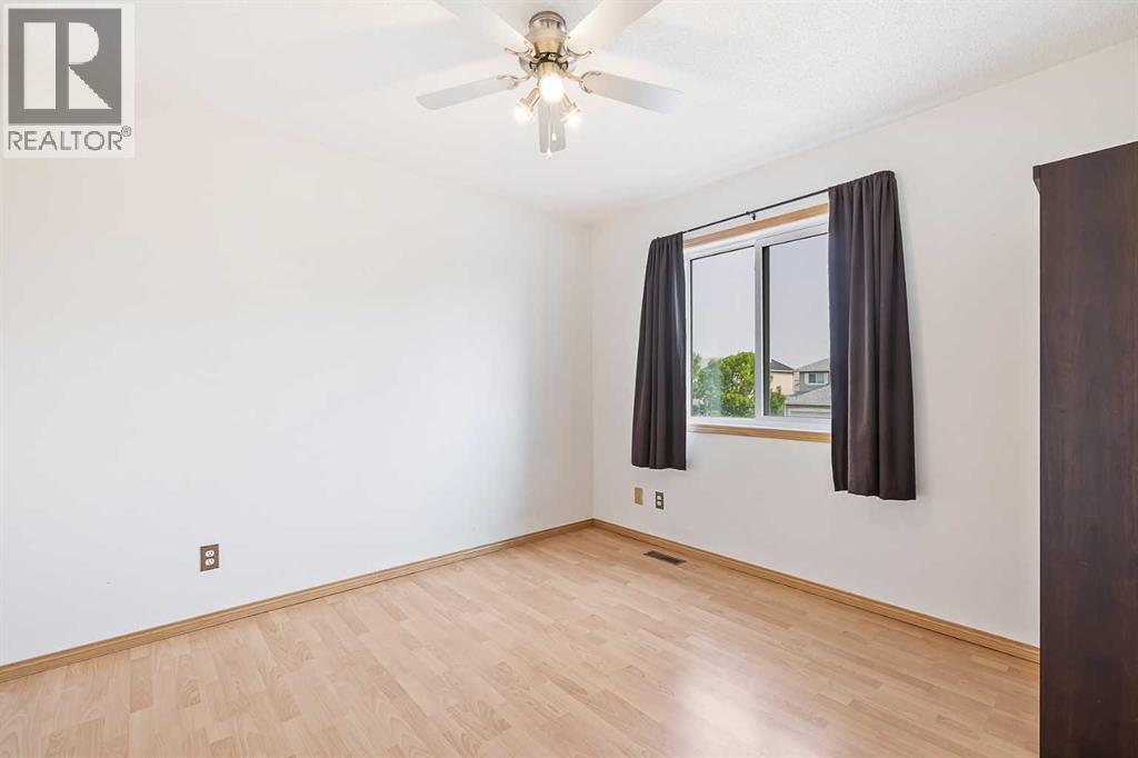 Photo 14 of 7242 Laguna Way Ne, Calgary AB