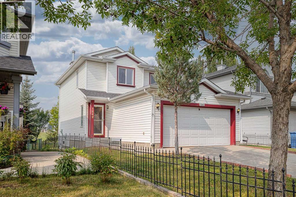 Photo 2 of 7242 Laguna Way Ne, Calgary AB