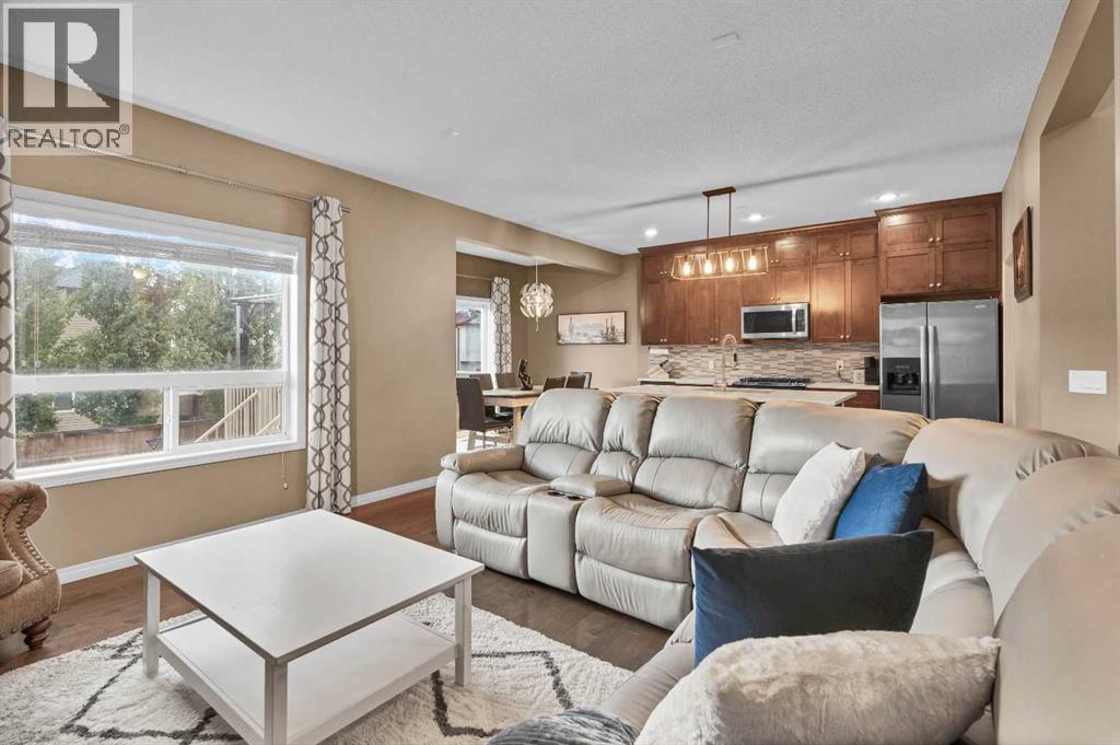 Photo 10 of 308 Prairie Springs Crescent Sw, Airdrie AB