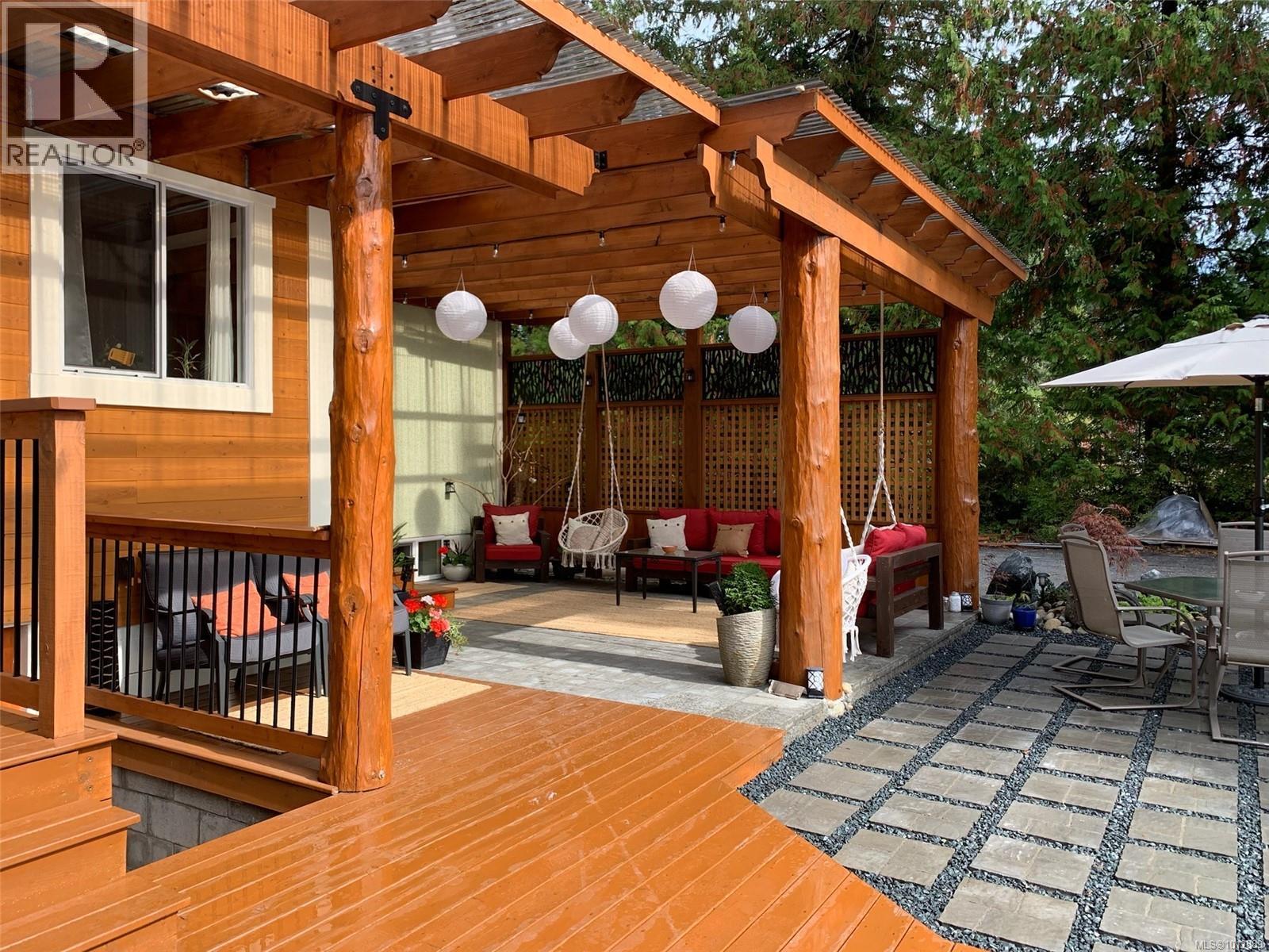 Photo 39 of 4800 Island Hwy W, Qualicum Beach BC