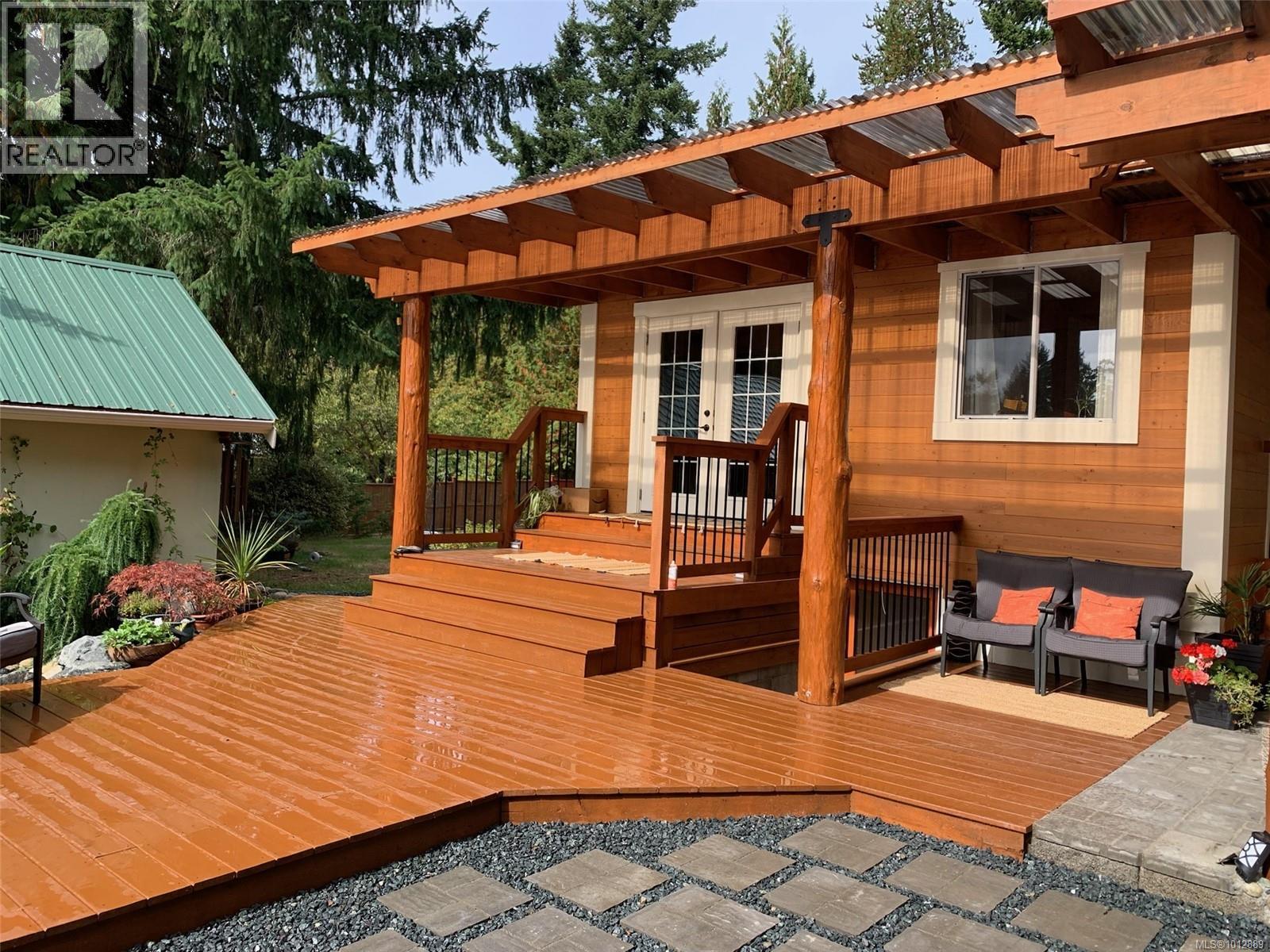 Photo 40 of 4800 Island Hwy W, Qualicum Beach BC