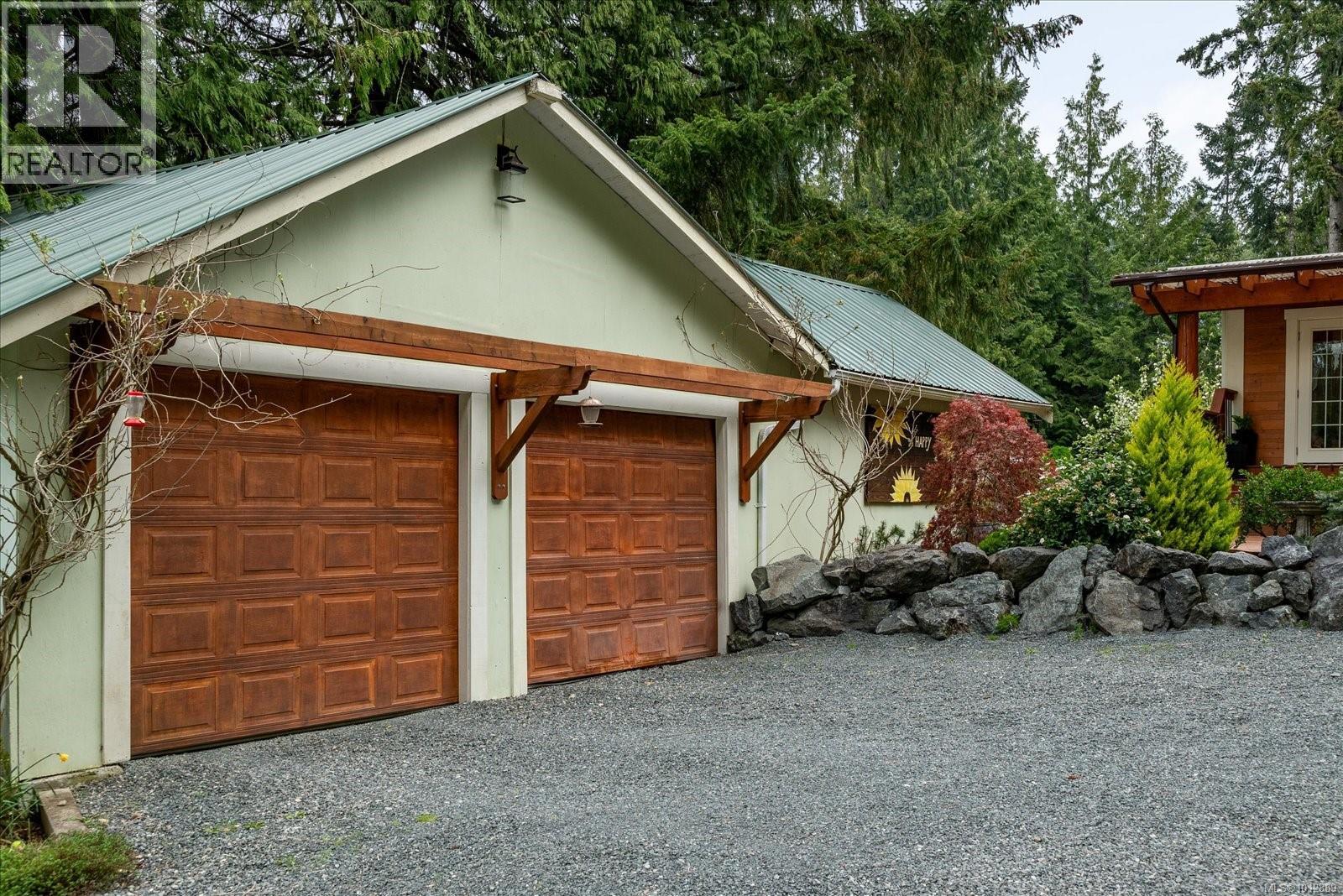 Photo 71 of 4800 Island Hwy W, Qualicum Beach BC