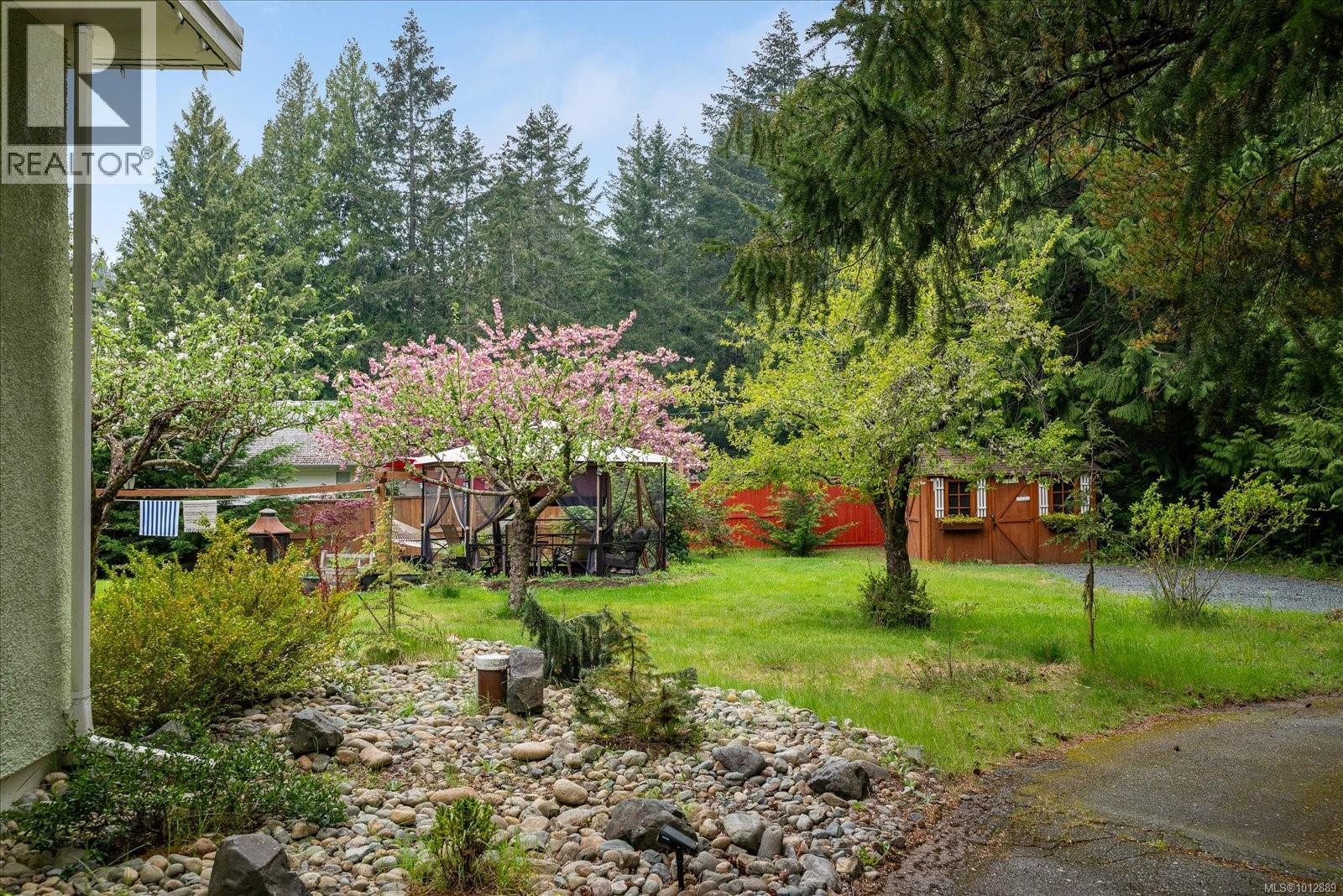 Photo 73 of 4800 Island Hwy W, Qualicum Beach BC