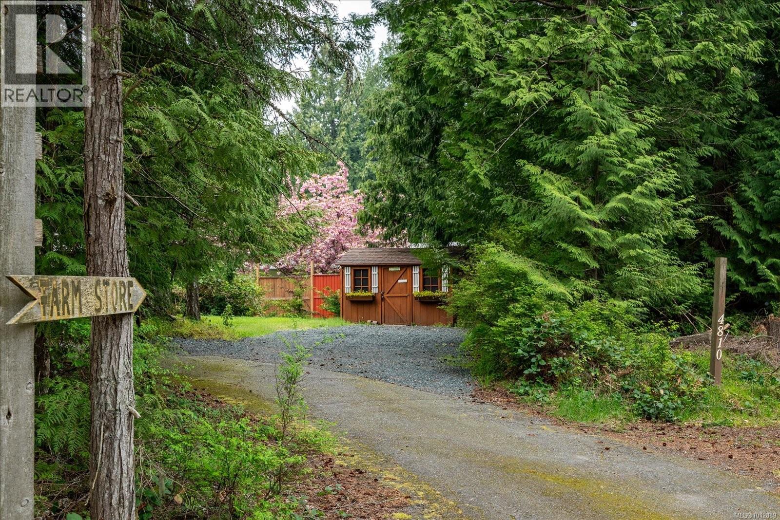 Photo 75 of 4800 Island Hwy W, Qualicum Beach BC